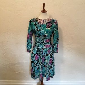 Vintage Dress. Size Small.